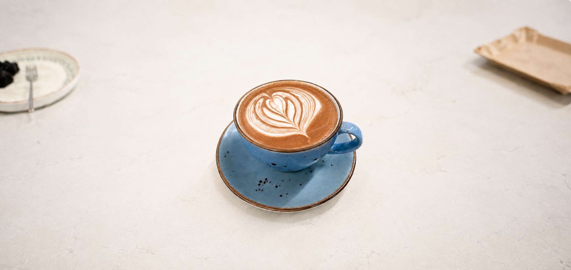 FLAT WHITE